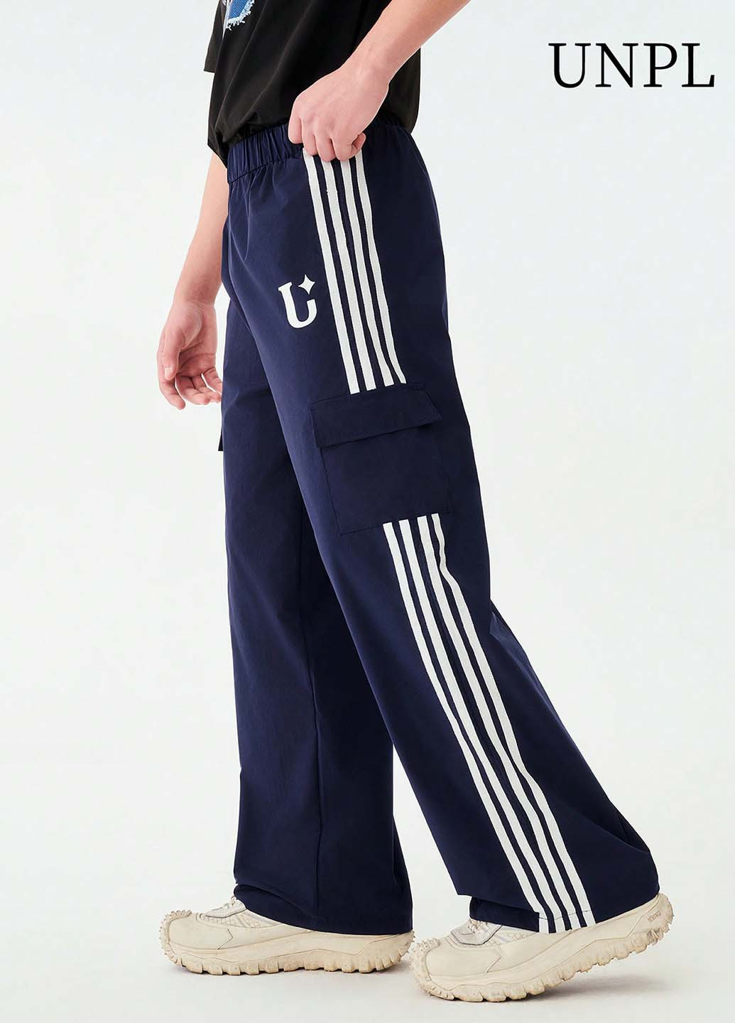 Темно-синие спортивные демисезонные брюки карго SHEIN