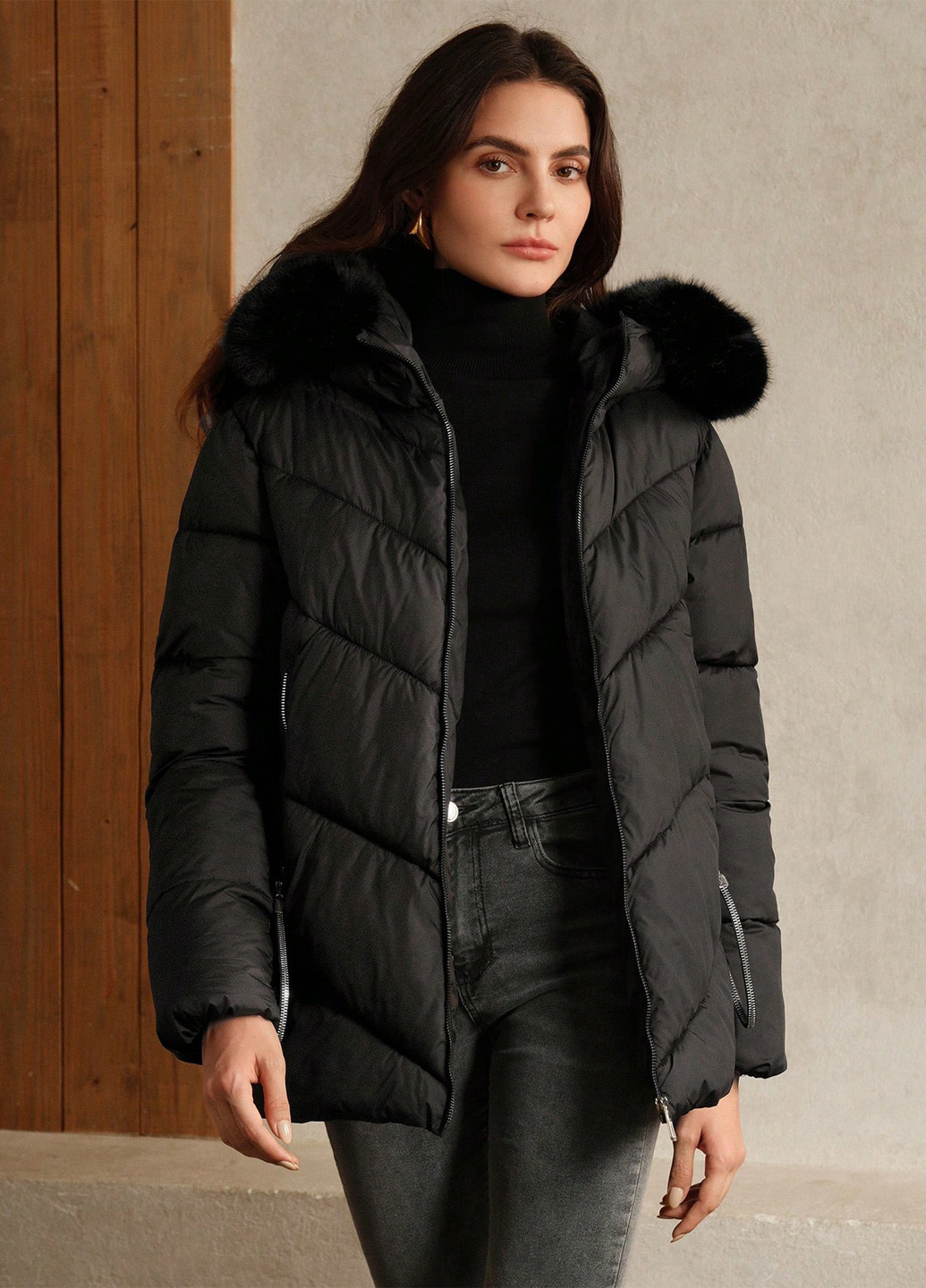 Черная зимняя куртка SHEIN