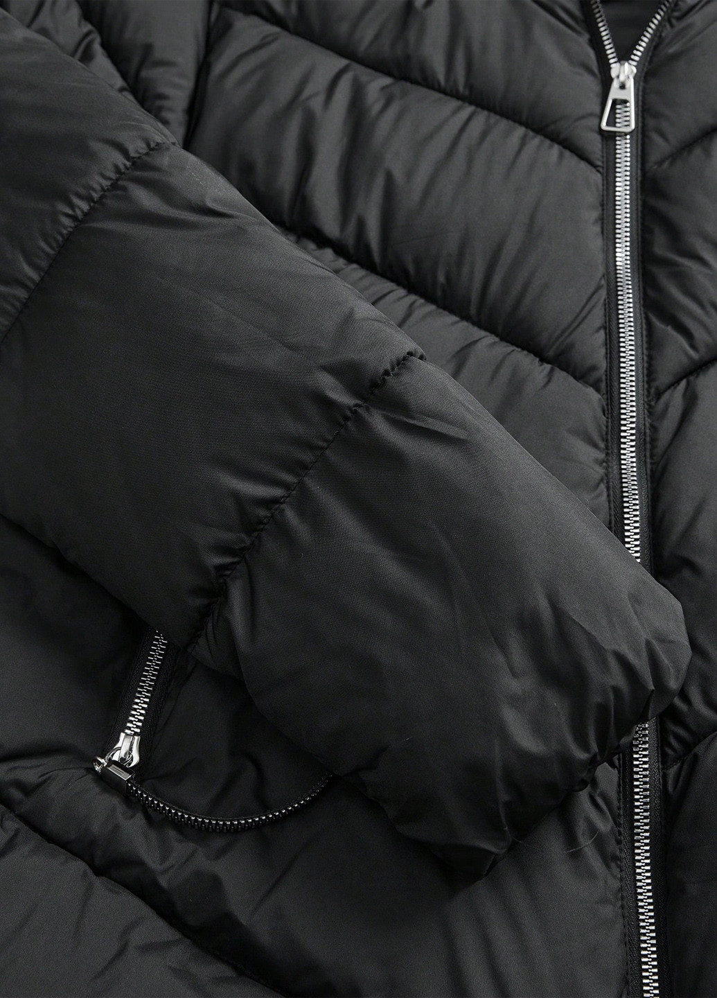 Черная зимняя куртка SHEIN