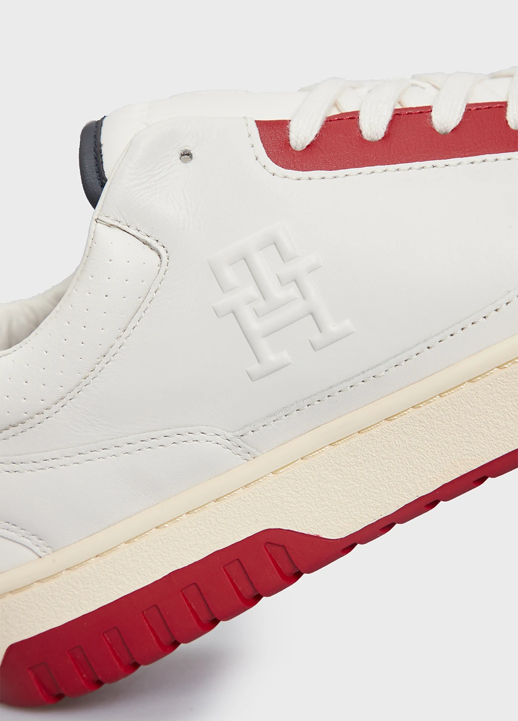 Белые всесезонные кроссовки Tommy Hilfiger