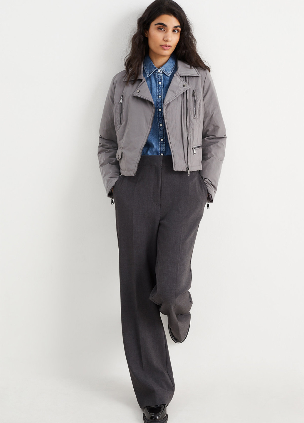 Серая демисезонная куртка косуха C&A