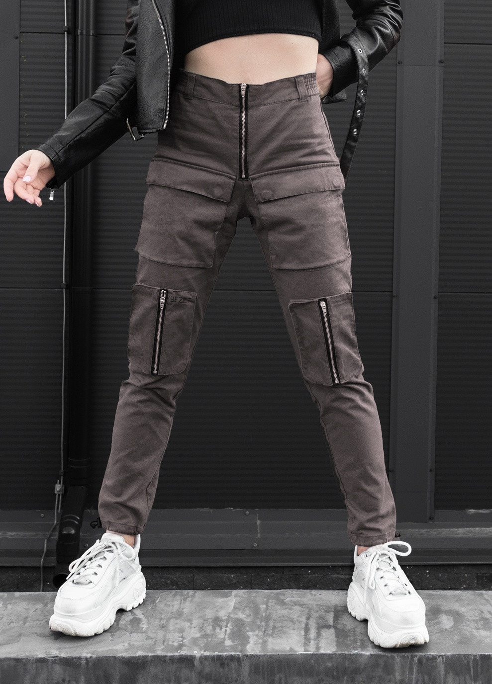 Темно-коричневые кэжуал демисезонные прямые брюки BEZET