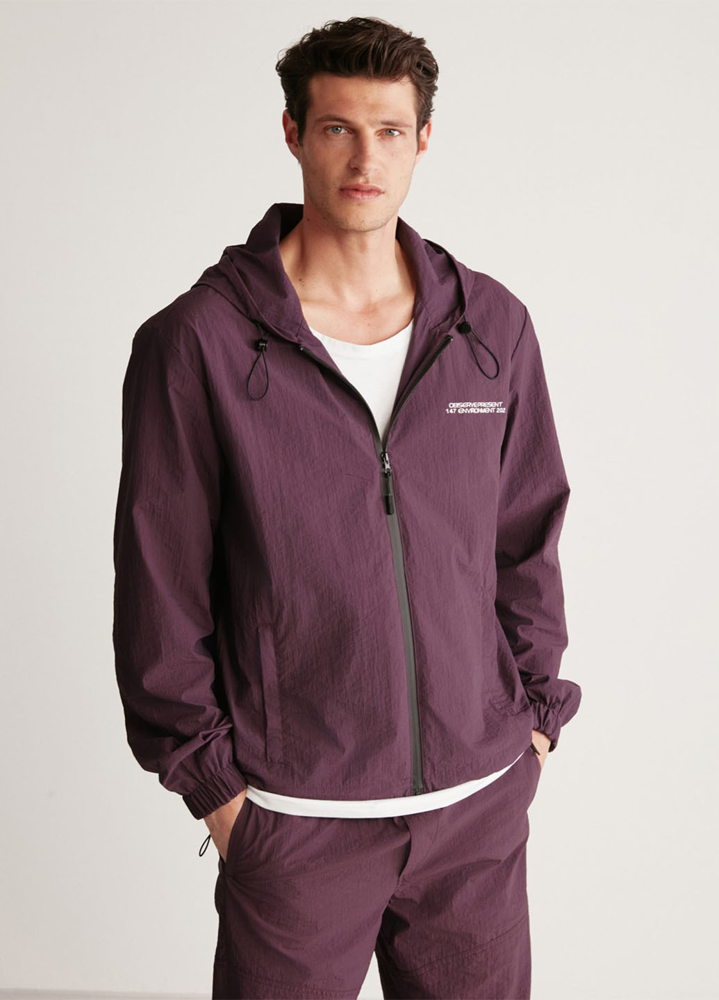 Бордова демісезонна вітровка Grimelange