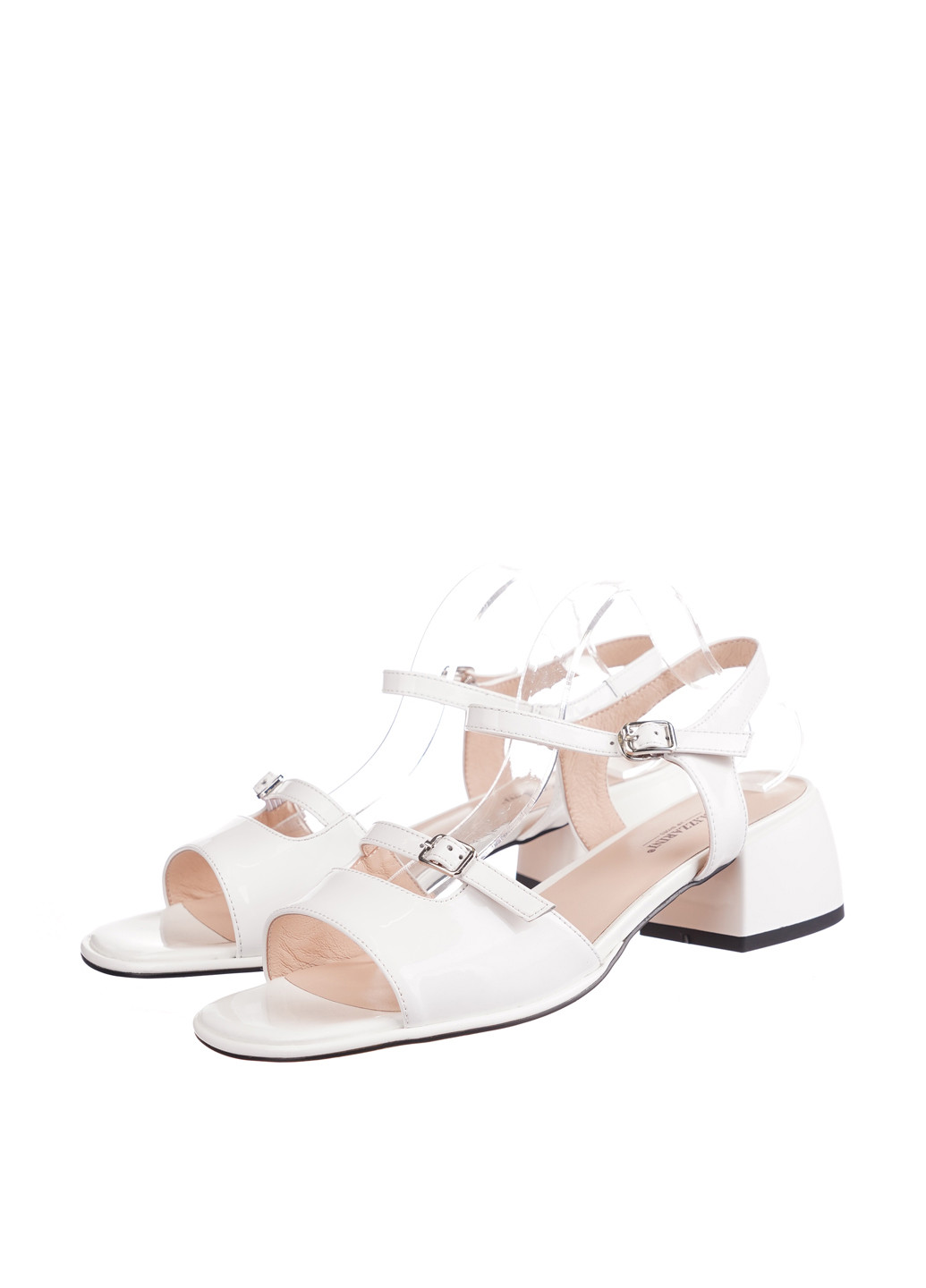Белые босоножки Blizzarini с ремешком лаковые