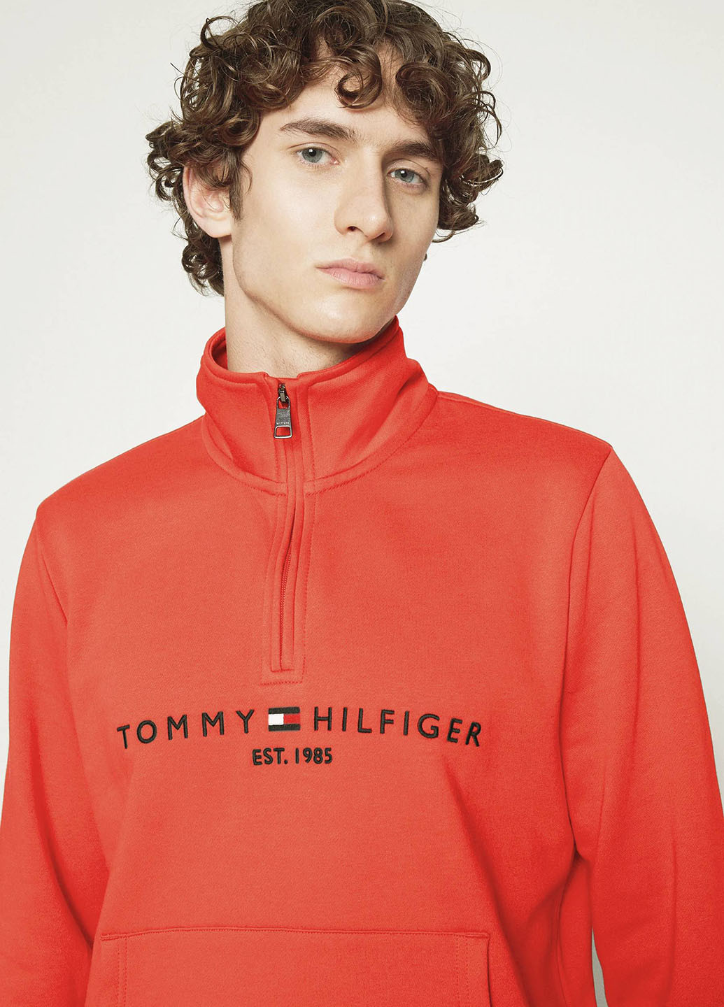 Світшот Tommy Hilfiger - Прямий крій однотонний помаранчевий кежуал бавовна, трикотаж - (277042064)