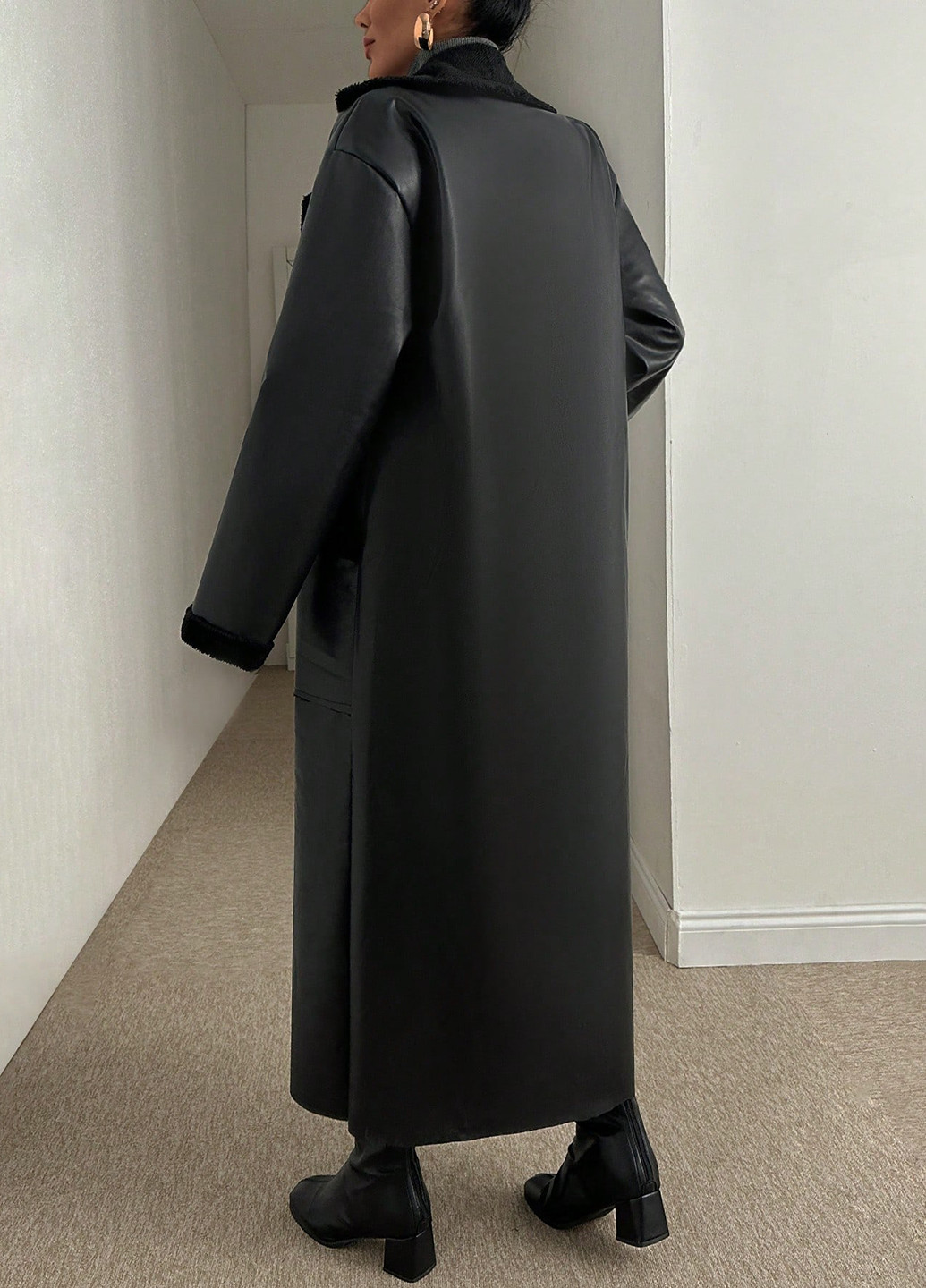Чорне демісезонне Пальто двобортне SHEIN
