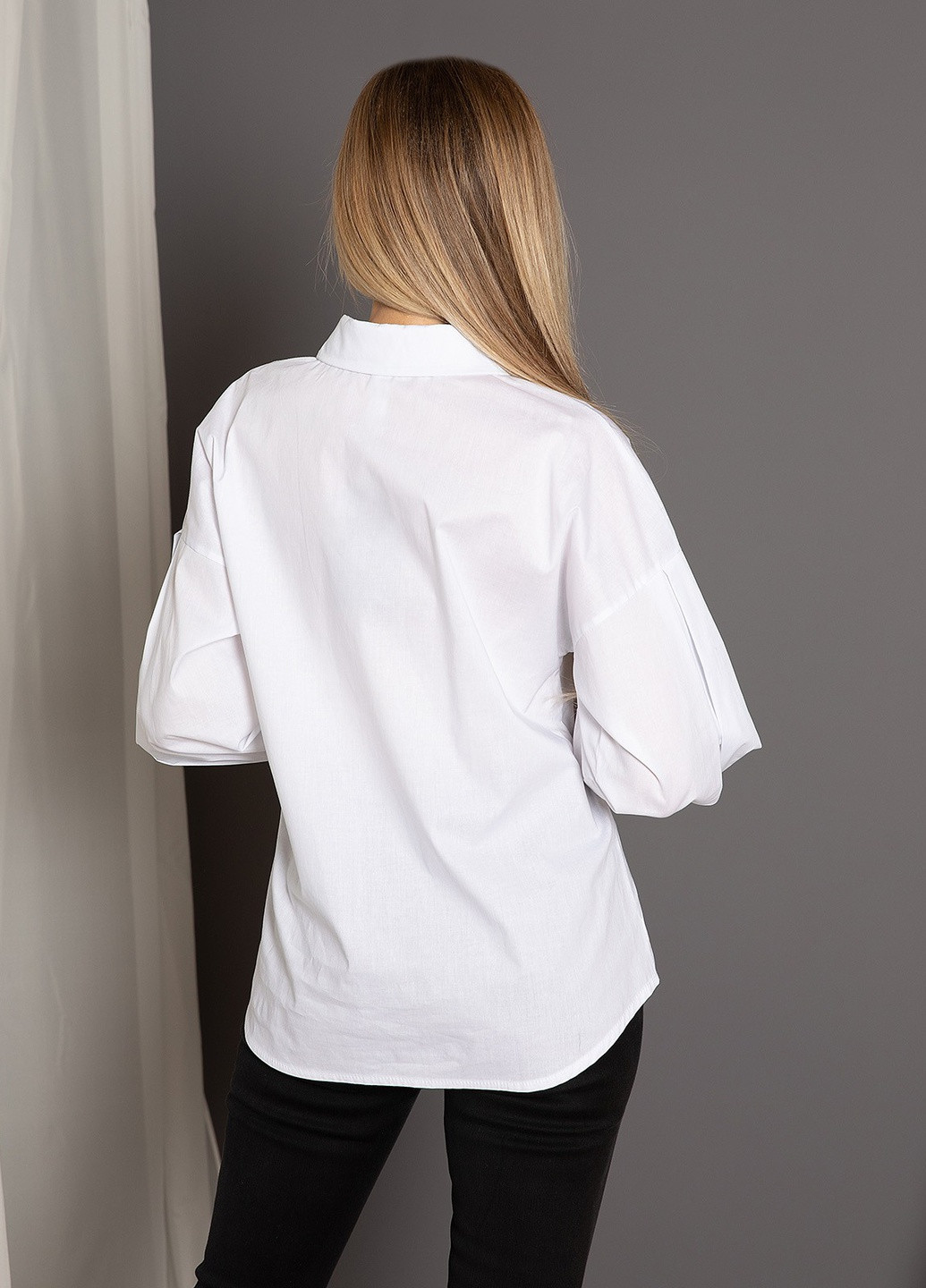Белая кэжуал рубашка однотонная ISSA PLUS