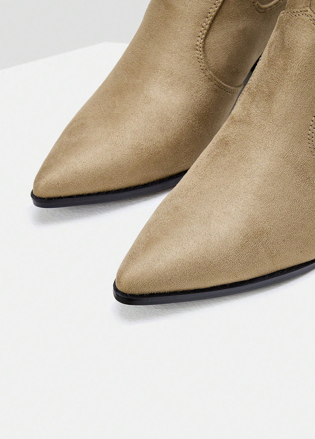 Песочные демисезонная ботинки SHEIN