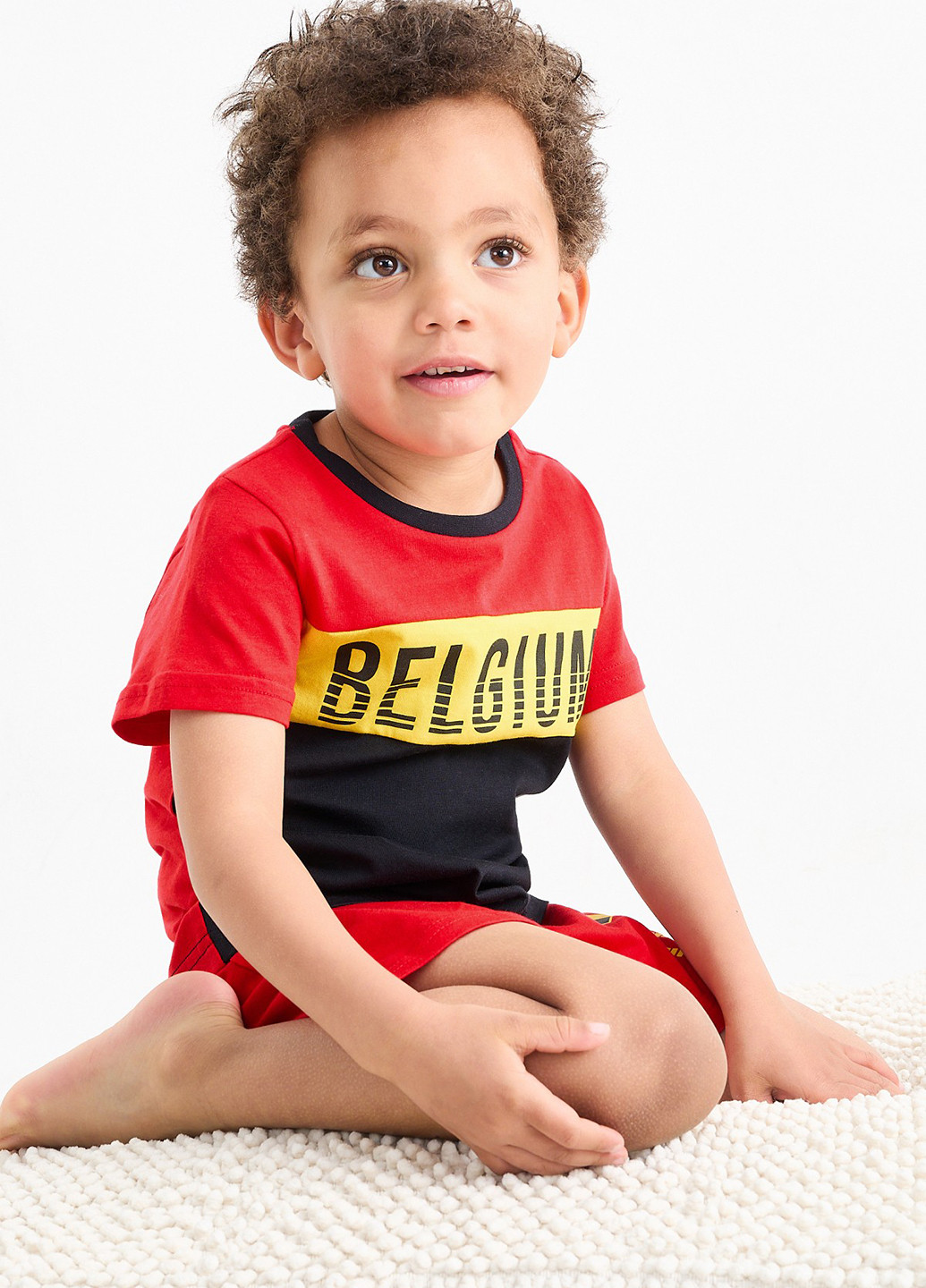 Комбинированный летний комплект (футболка, шорты) C&A