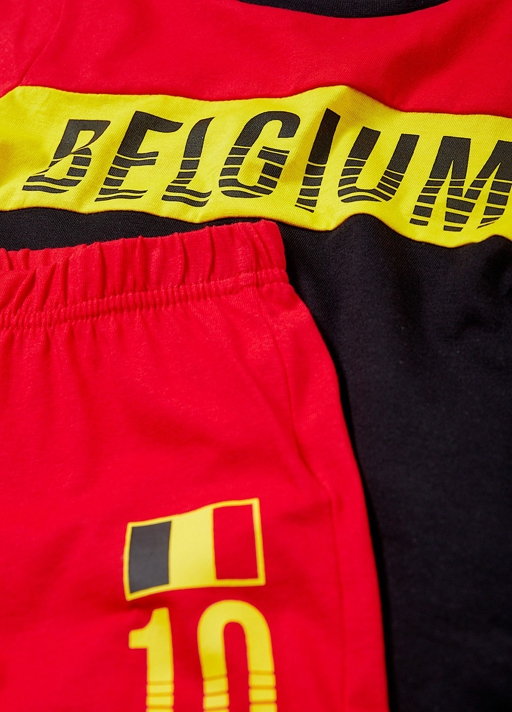 Комбинированный летний комплект (футболка, шорты) C&A