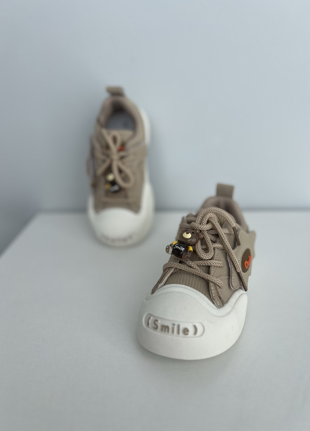 Бежевые всесезонные кроссовки Paliament