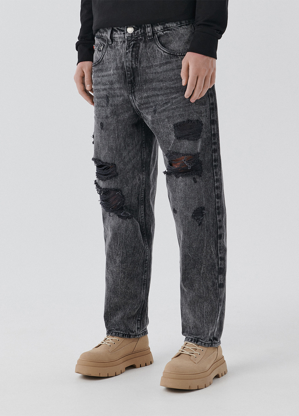 Серые демисезонные зауженные джинсы Cropp