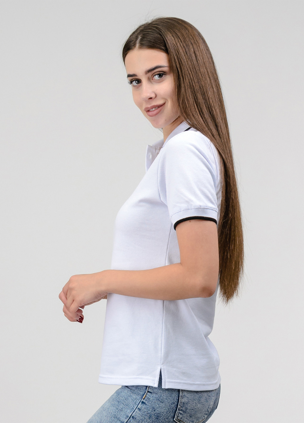 Белая женская футболка-поло Go Fitness с логотипом