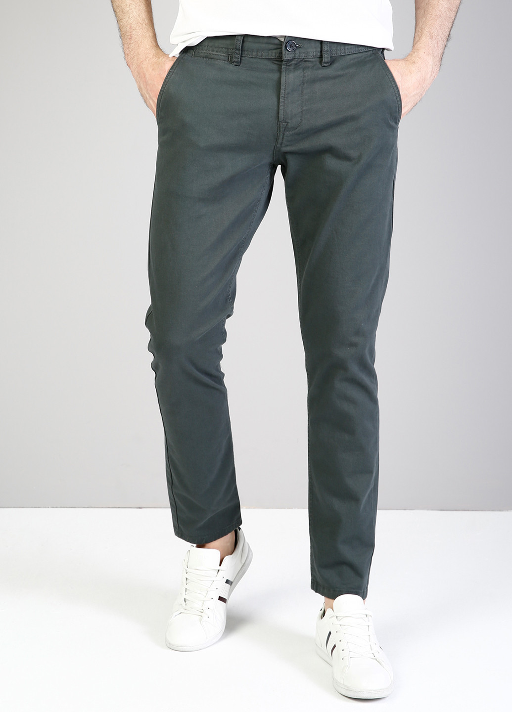 Темно-зеленые кэжуал демисезонные зауженные брюки Colin's