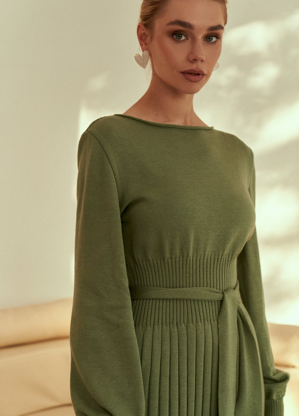 Оливкова кежуал сукня плісована Gepur однотонна