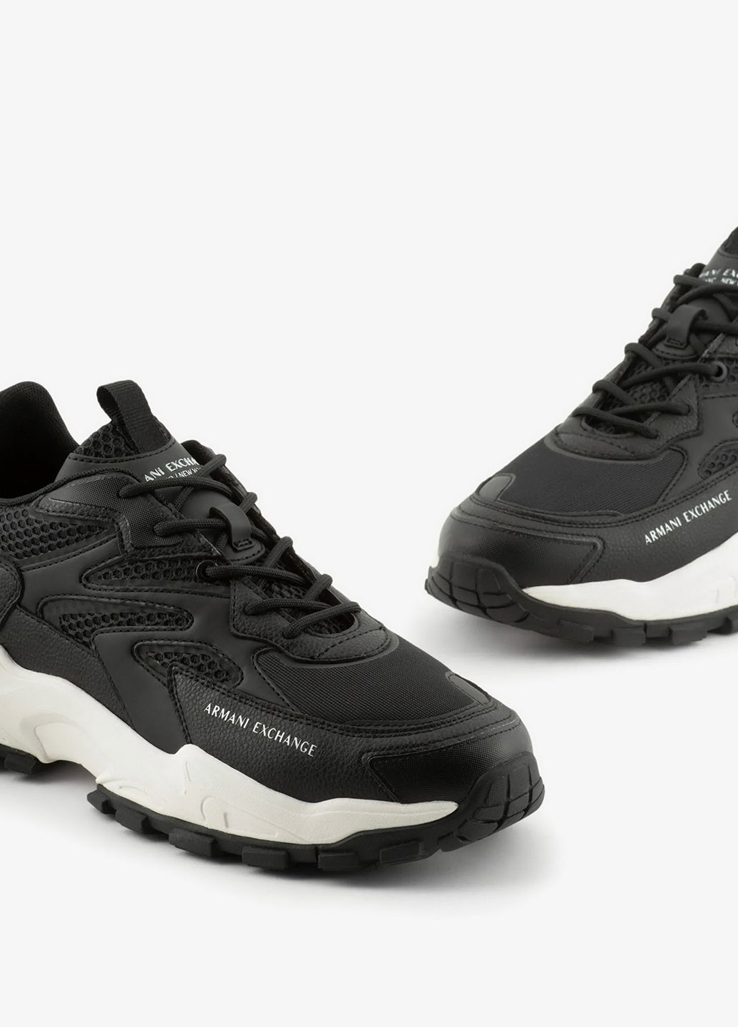 Черные демисезонные кроссовки Armani Exchange