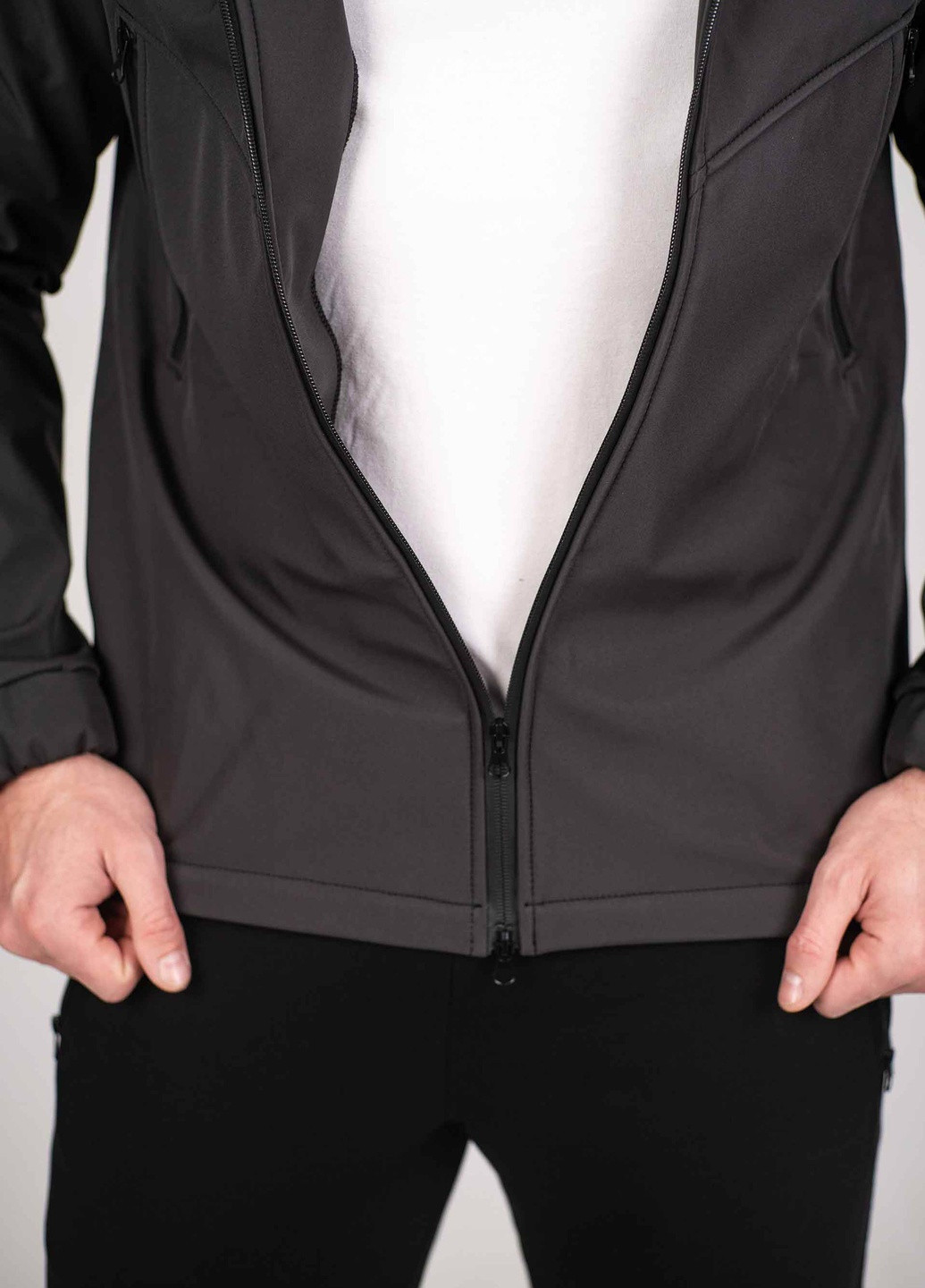 Темно-серая демисезонная куртка мужская protection soft shell dark графит Custom Wear
