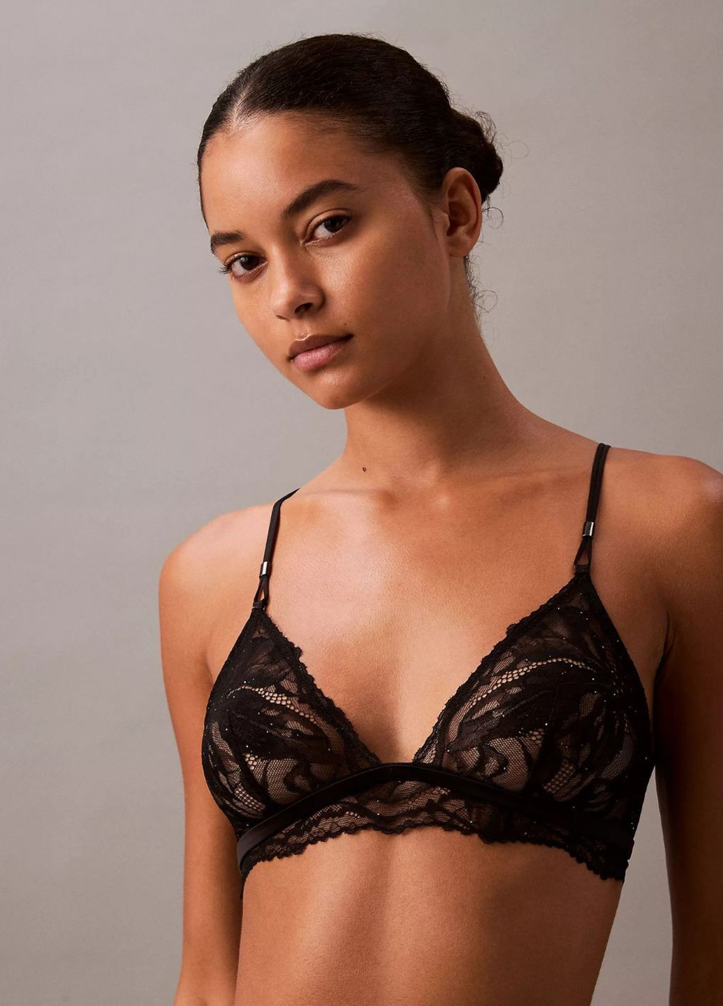 Чёрный бюстгальтер Calvin Klein без косточек нейлон