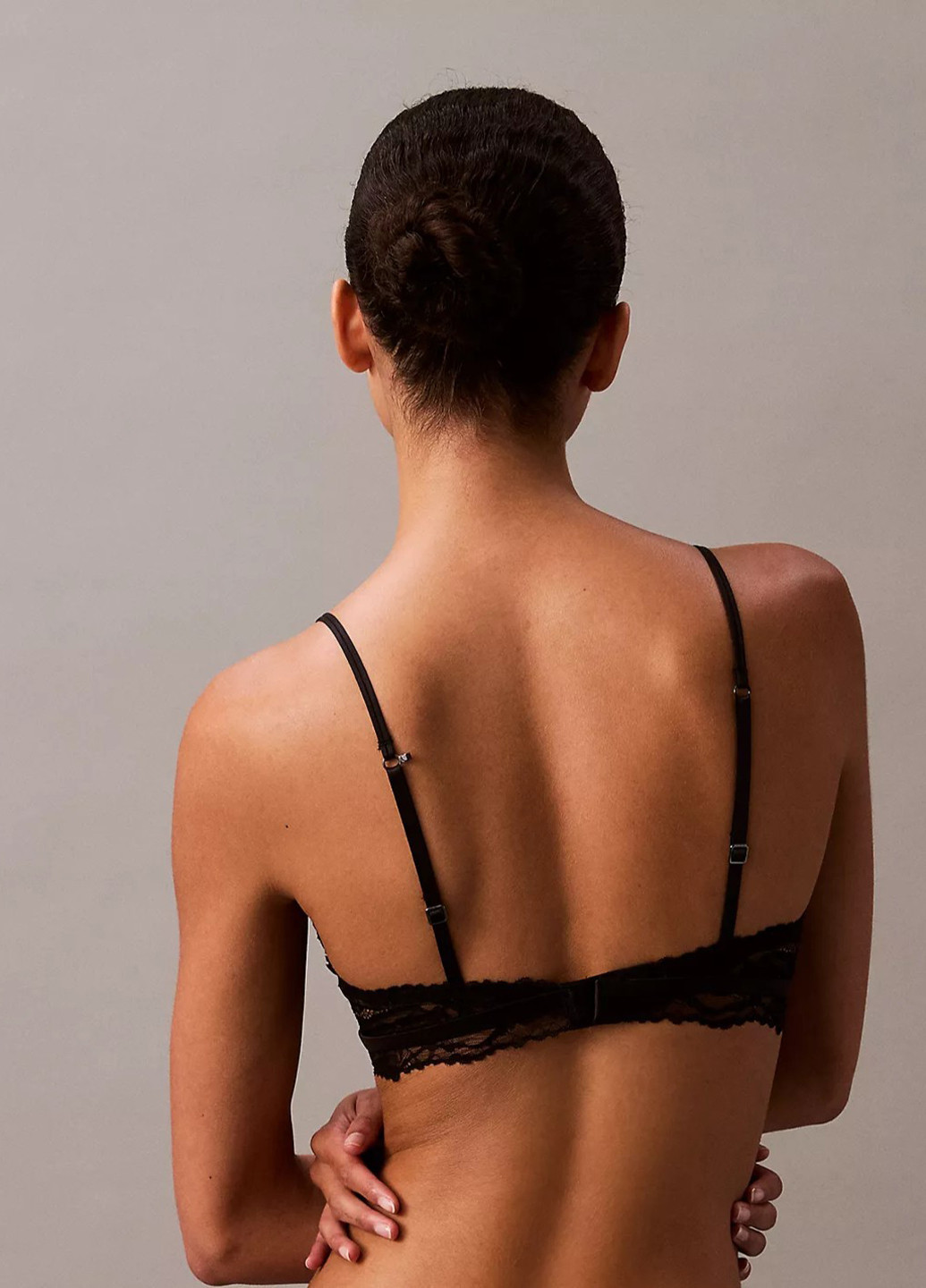 Чёрный бюстгальтер Calvin Klein без косточек нейлон