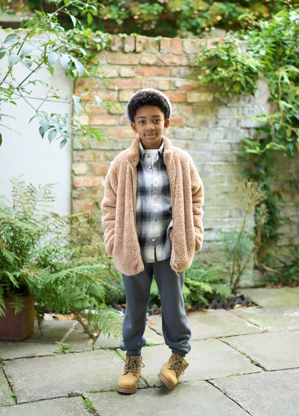 Бежевая демисезонная куртка Uniqlo