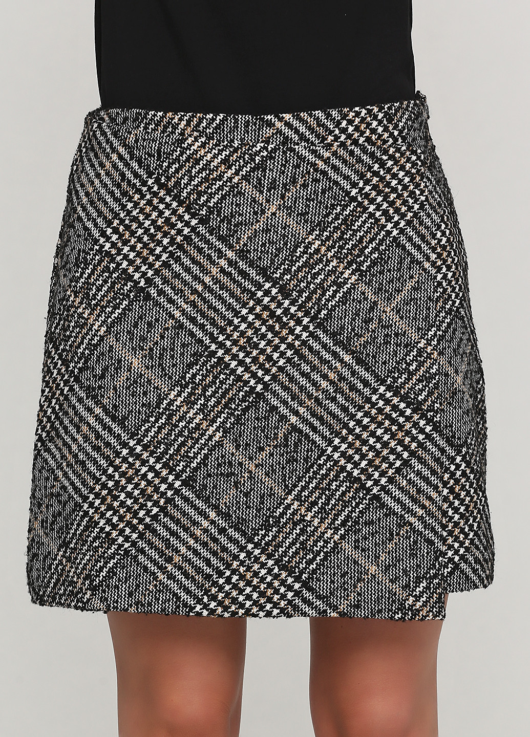 Черно-белая кэжуал с абстрактным узором юбка H&M а-силуэта (трапеция), на запах
