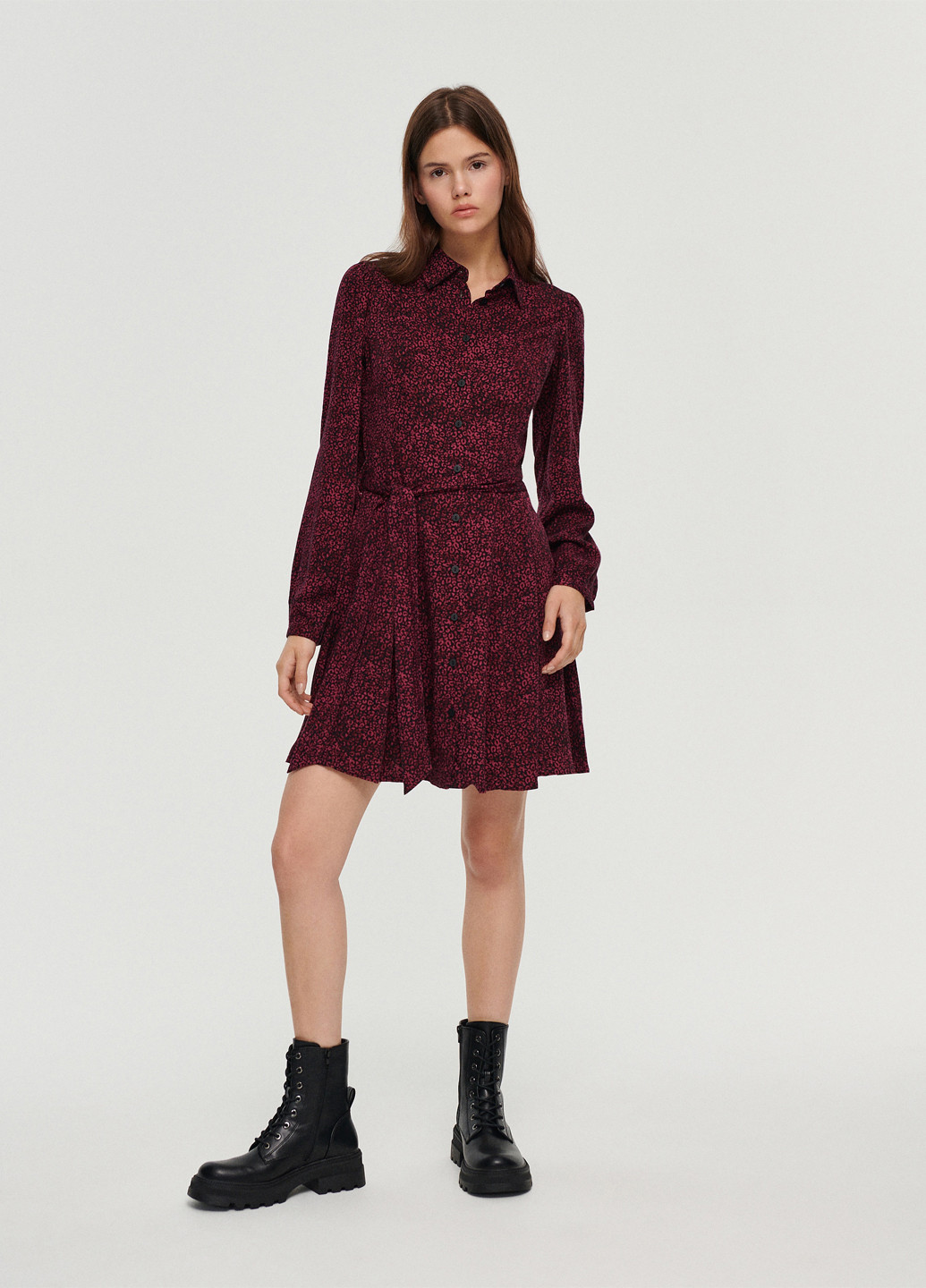 Вишневое кэжуал платье рубашка House с абстрактным узором