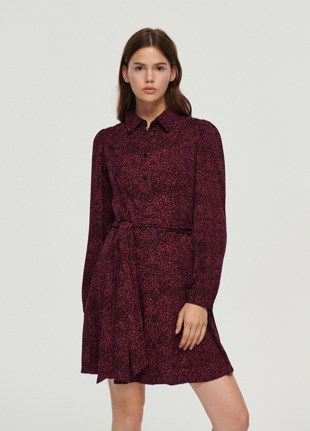 Вишневое кэжуал платье рубашка House с абстрактным узором