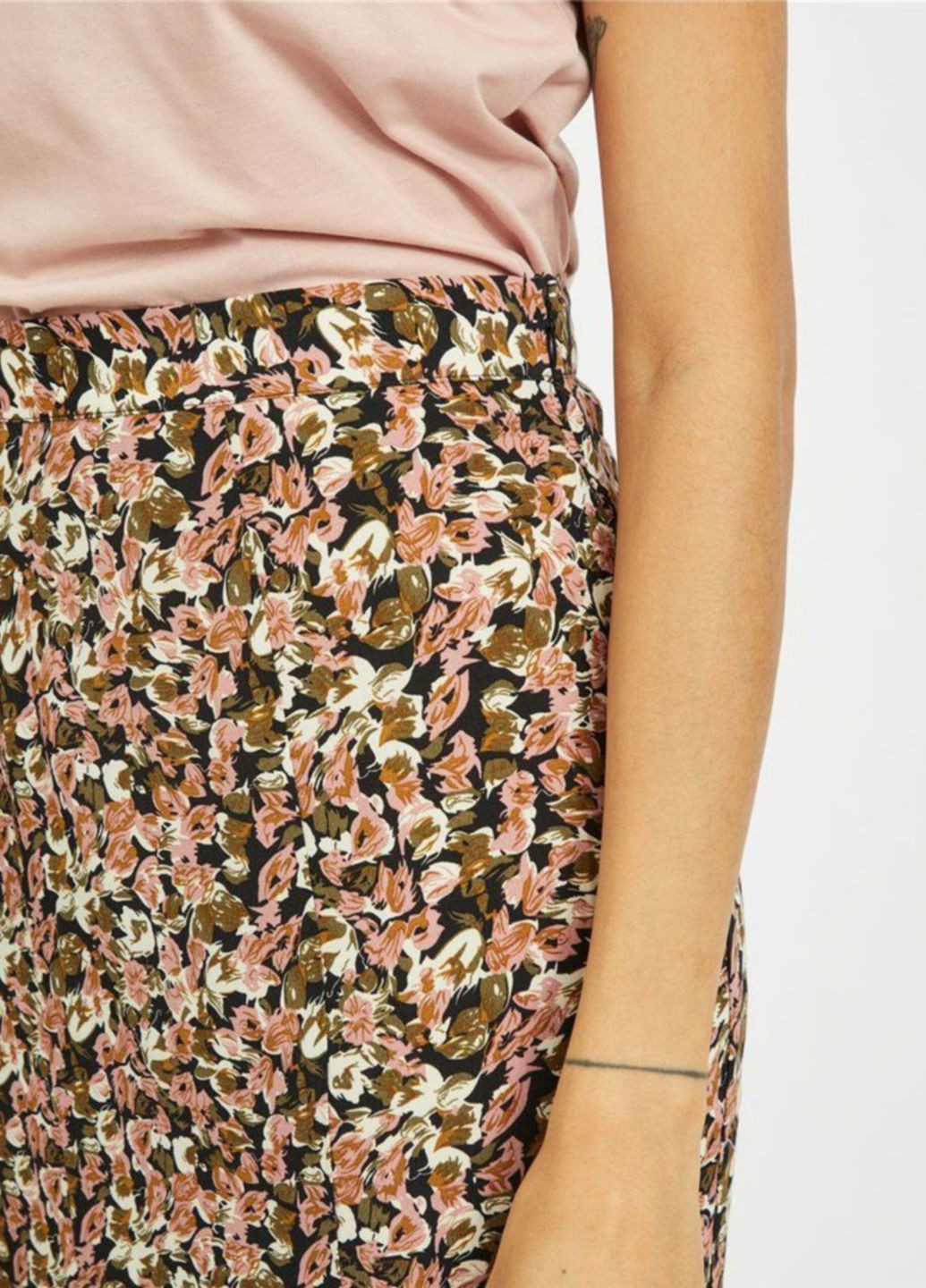 Разноцветная кэжуал с абстрактным узором юбка Vila клешированная