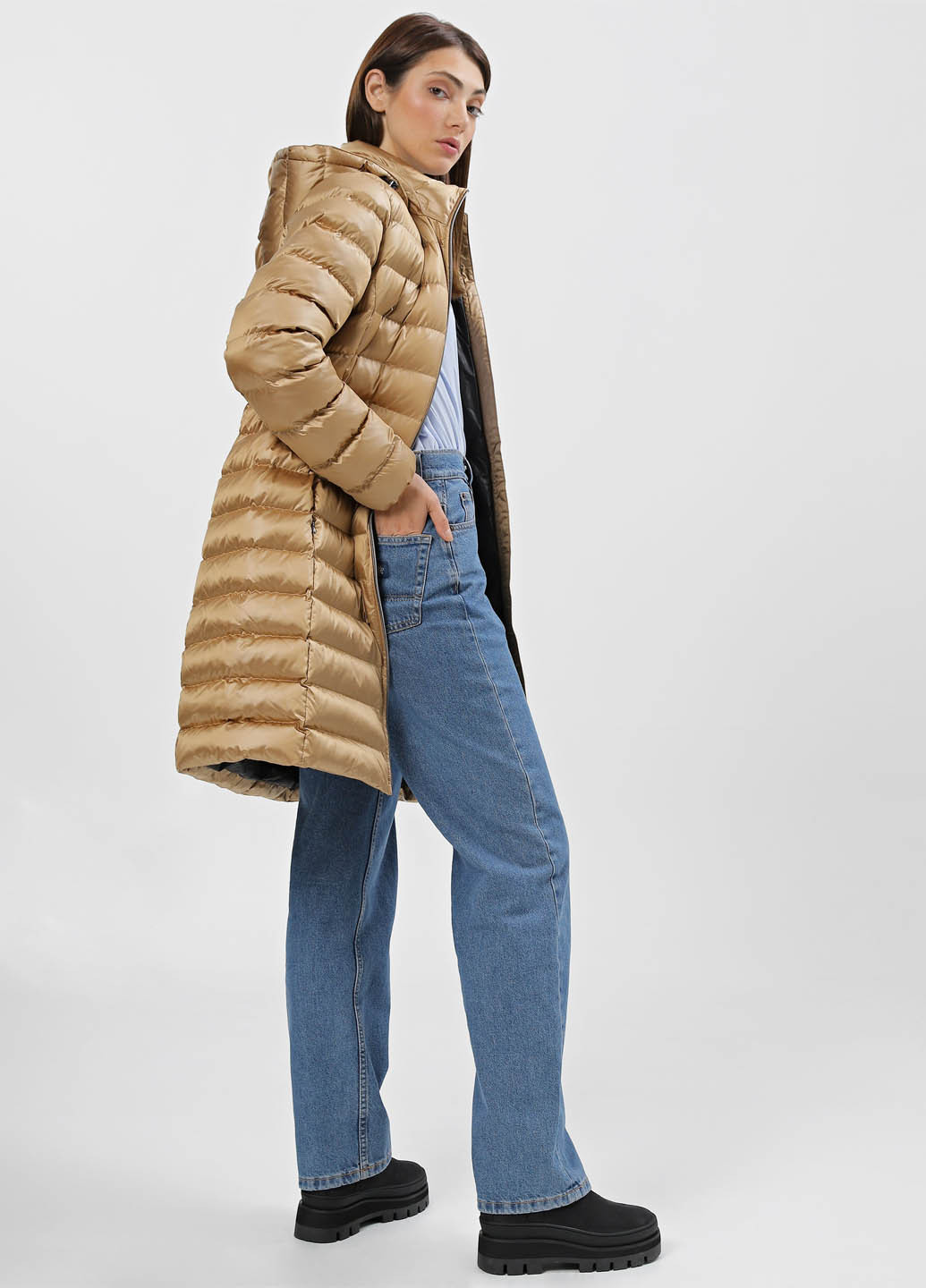 Бежева зимня куртка Geox