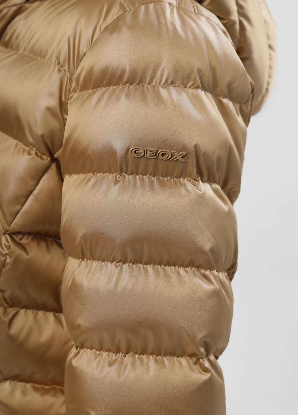 Бежева зимня куртка Geox