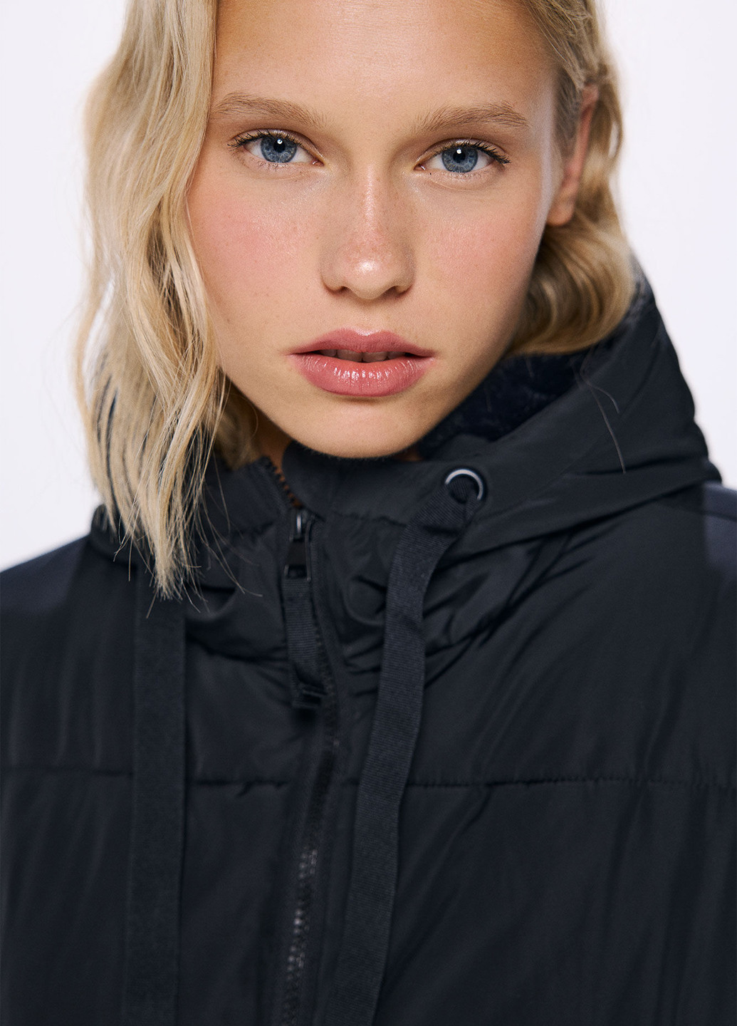 Черная демисезонная куртка Springfield