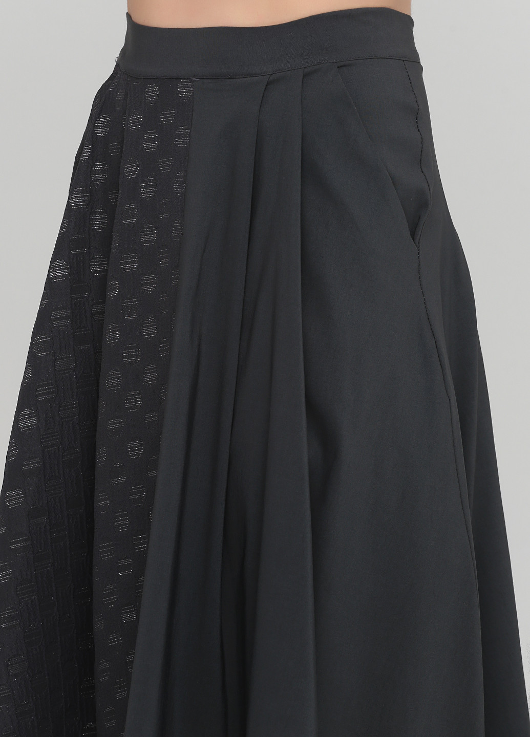 Темно-серая кэжуал в горошек юбка Peperosa клешированная