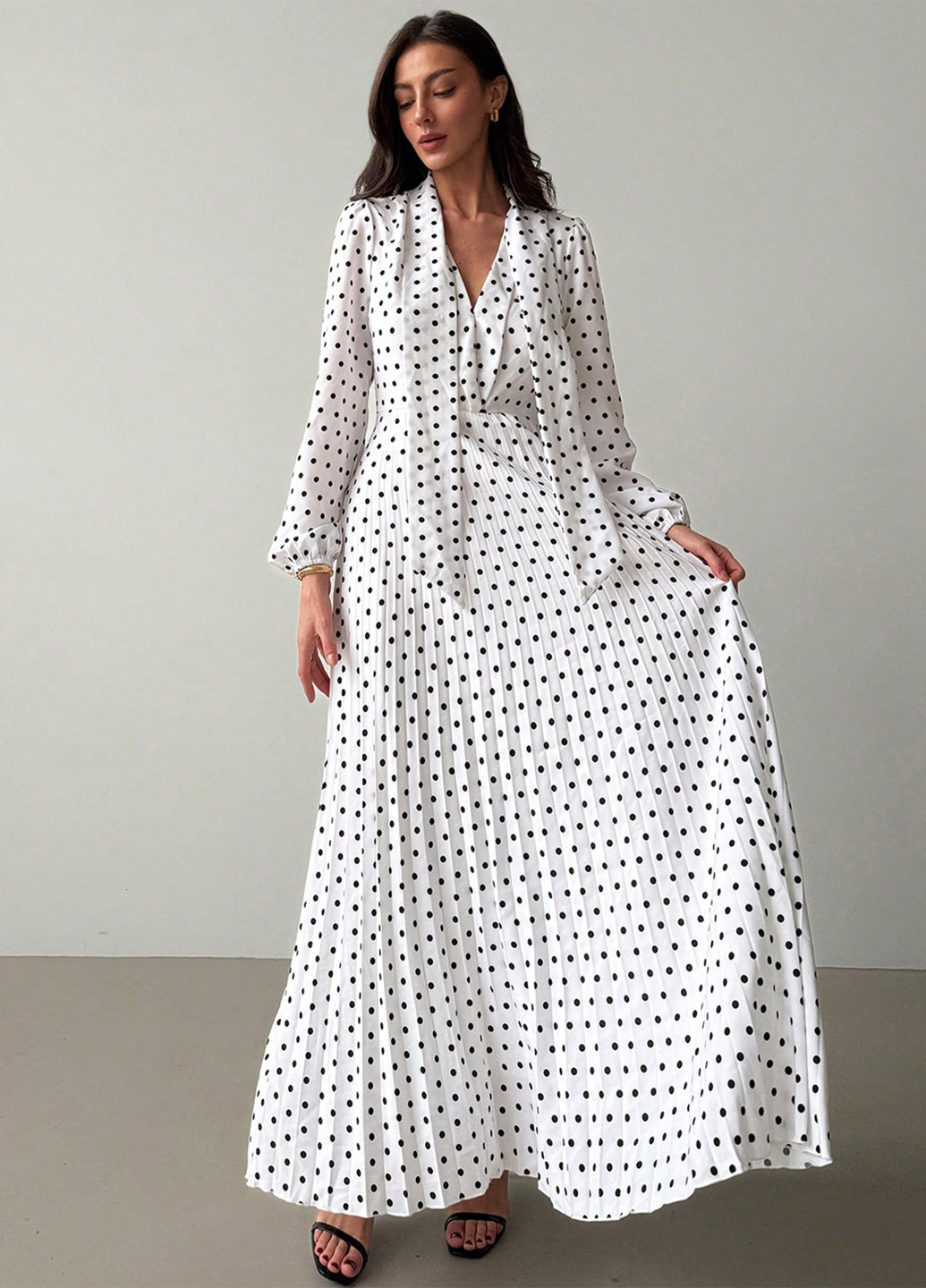 Белое кэжуал платье клеш, плиссированное SHEIN в горошек