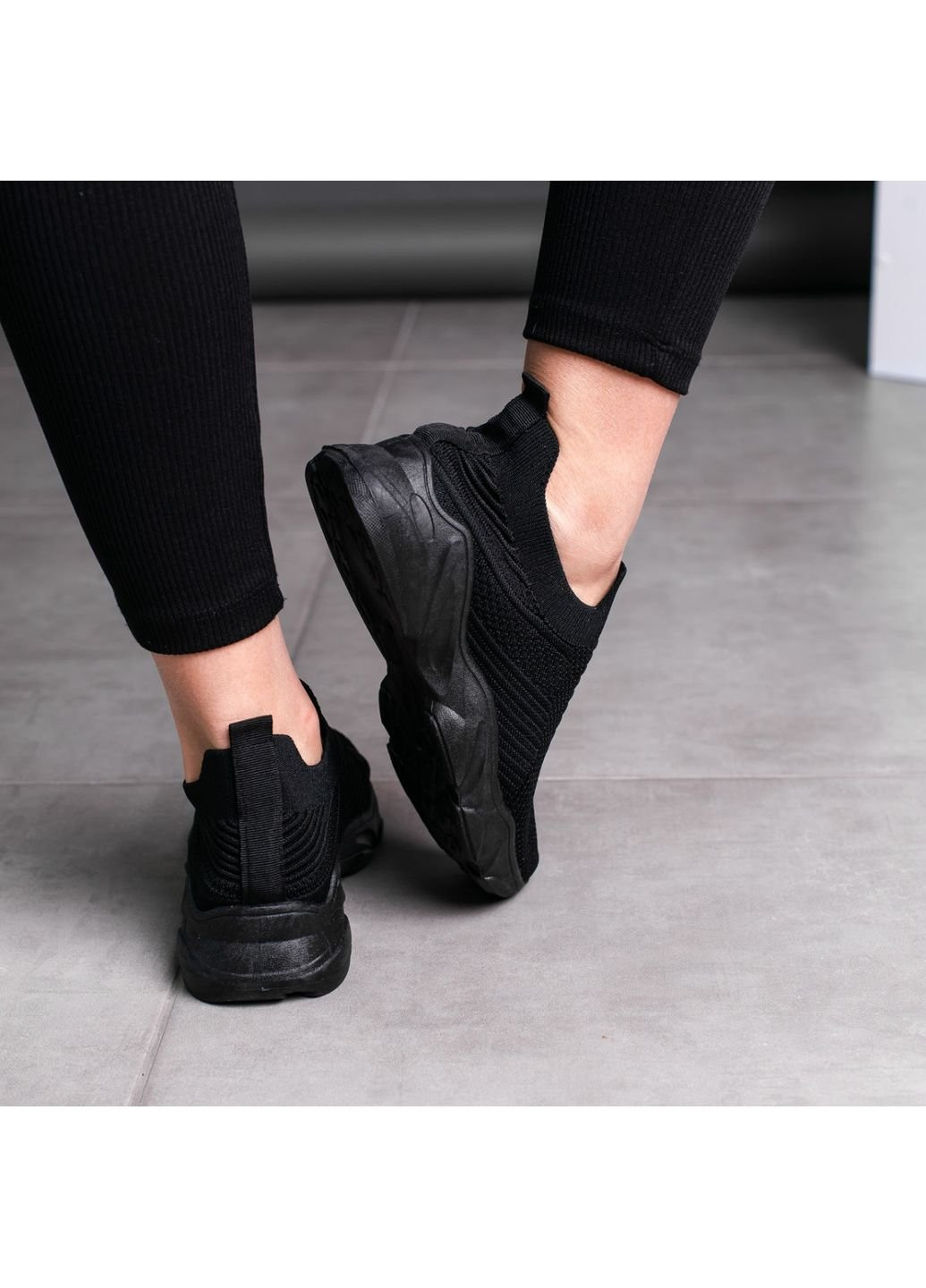 Черные демисезонные кроссовки женские toby 3559 39 24,5 см черный Fashion