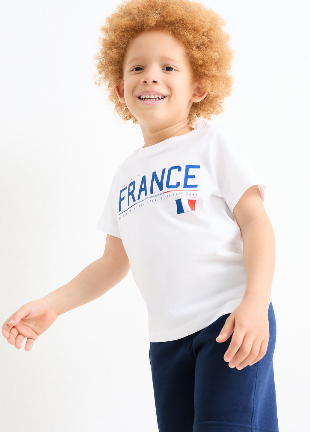 Белая летняя футболка C&A