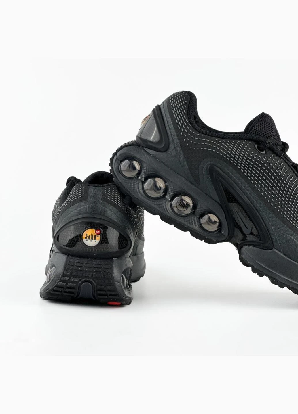 Чорні кросівки dv3337-002 демісезон Nike Air Max DN