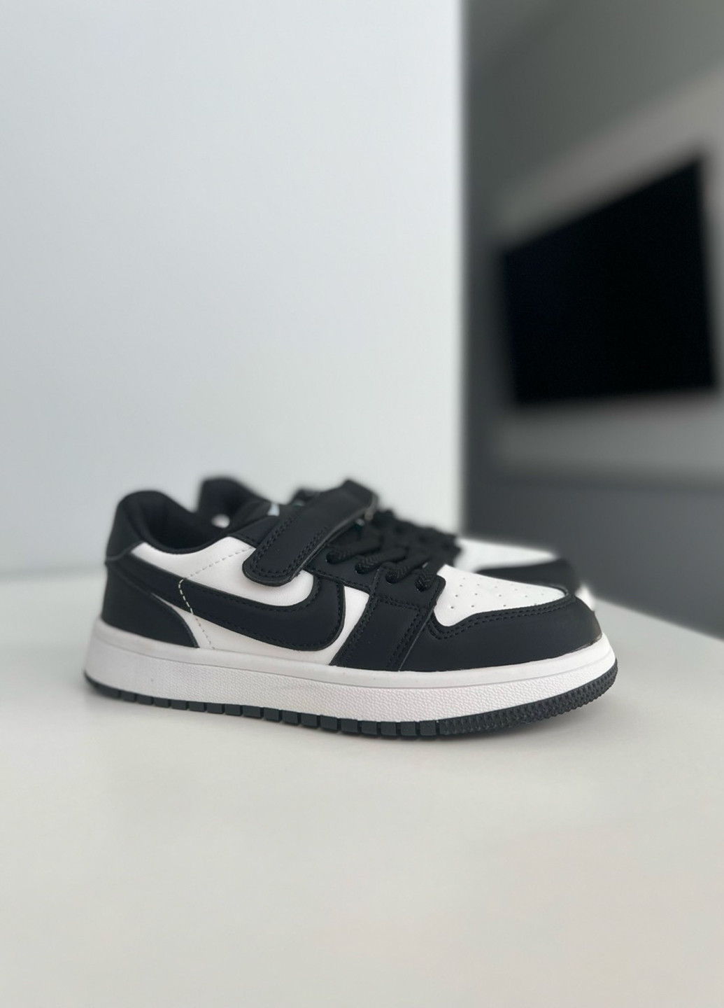 Чорно-білі осінні кросівки Paliament