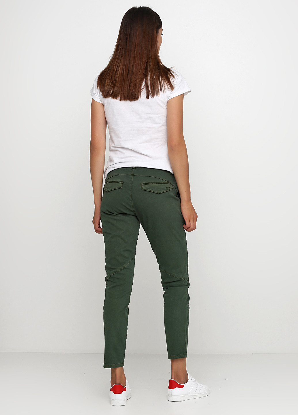 Зеленые кэжуал демисезонные зауженные брюки IVY