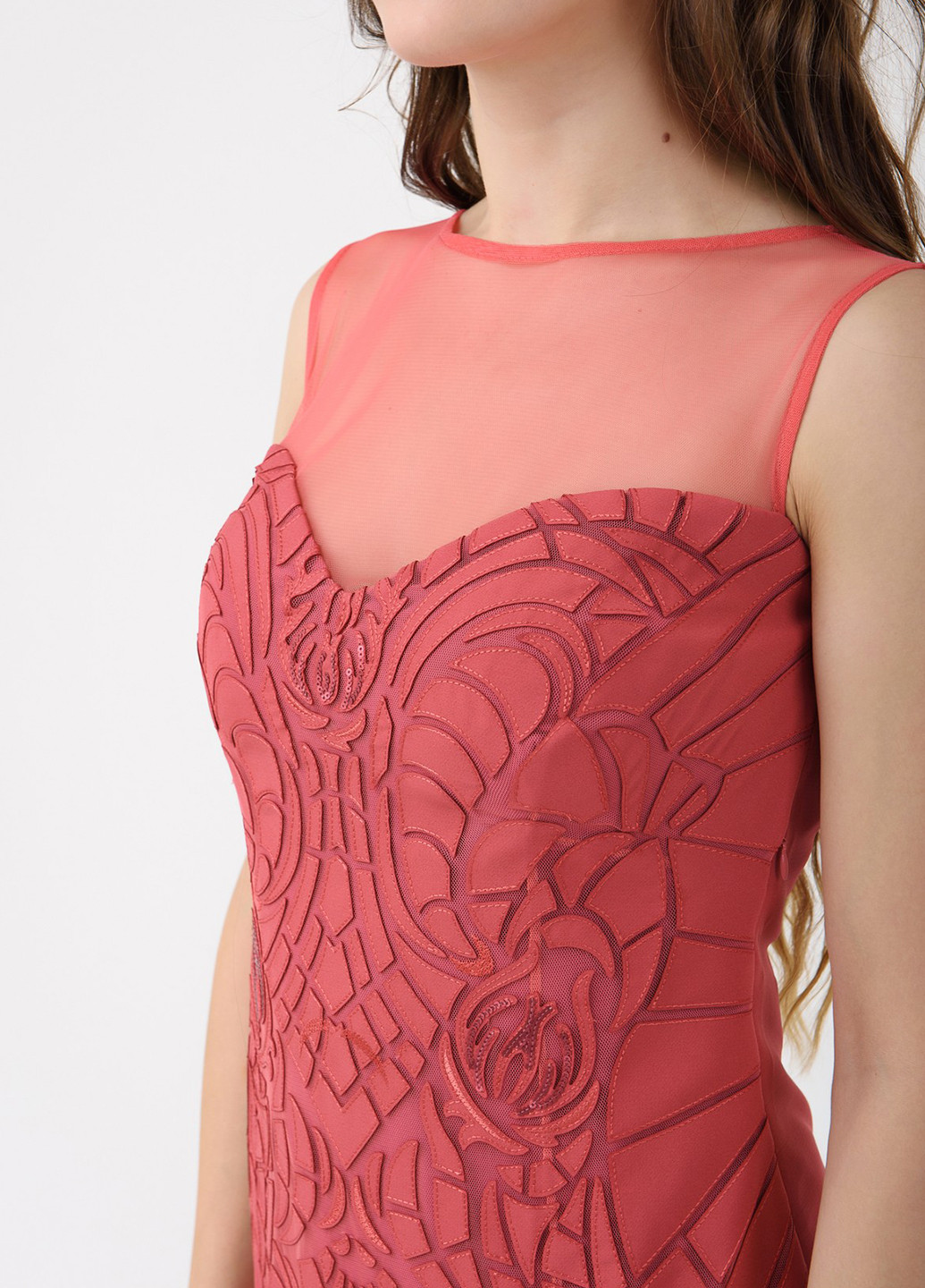 Темно-розовое коктейльное платье короткое RicaMare с абстрактным узором