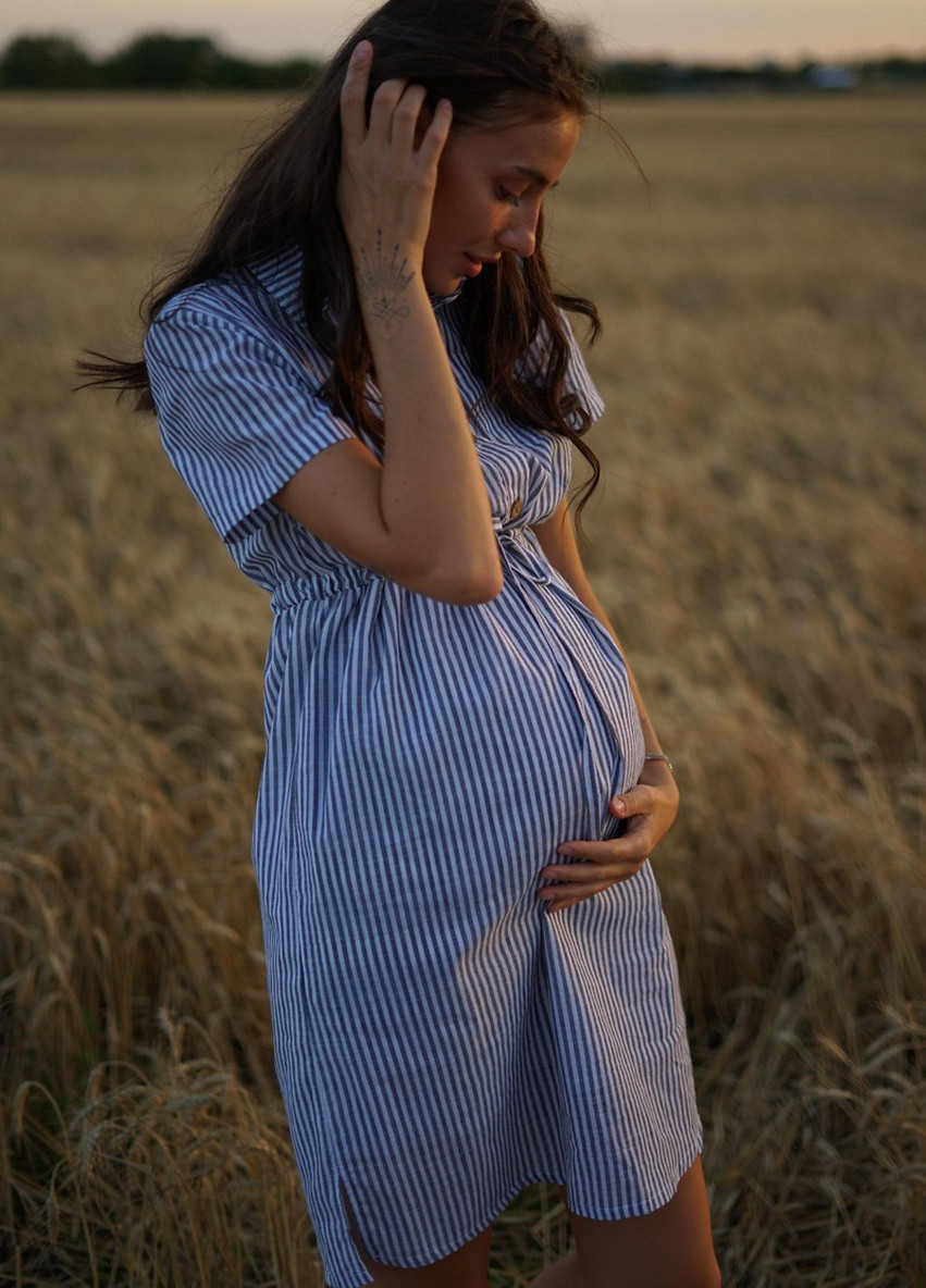 Черно-белое платье-рубашка для беременных и кормящих мам хлопковое в черную полоску To Be в полоску