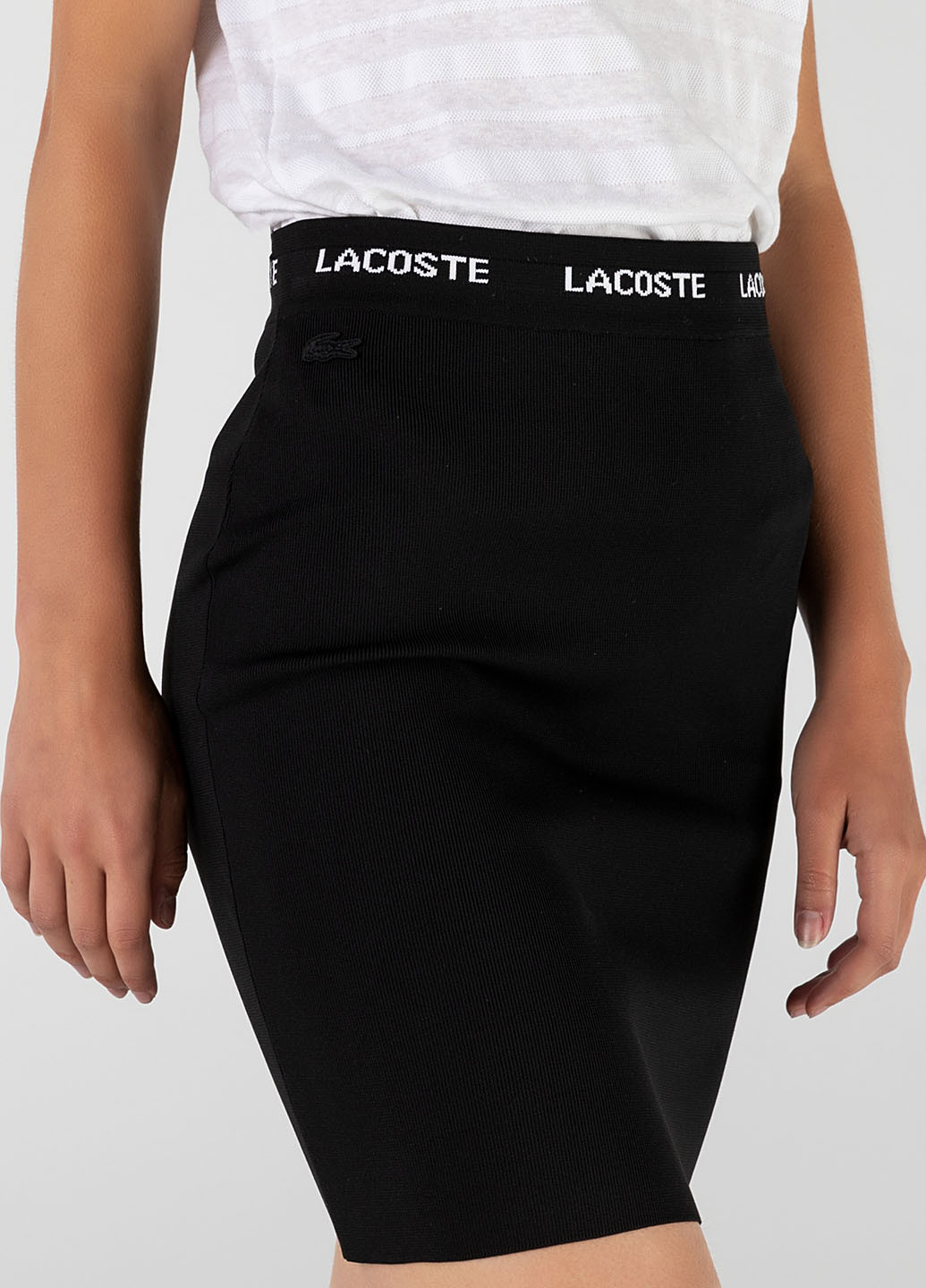 Черная спортивная, кэжуал с логотипом юбка Lacoste карандаш