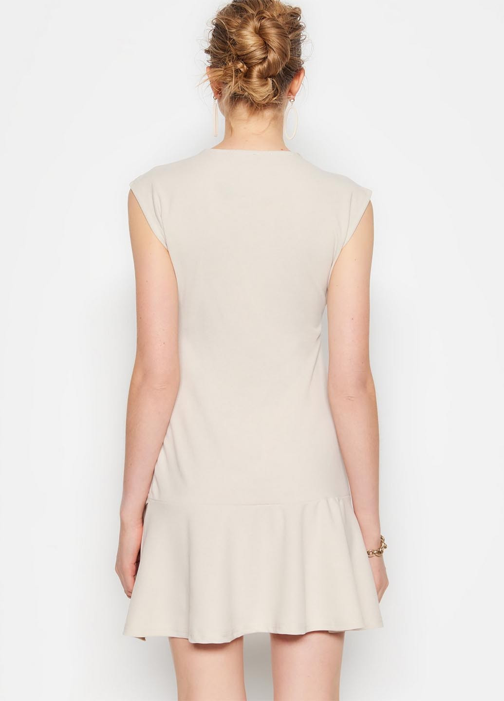 Айворі кежуал сукня Trendyol однотонна