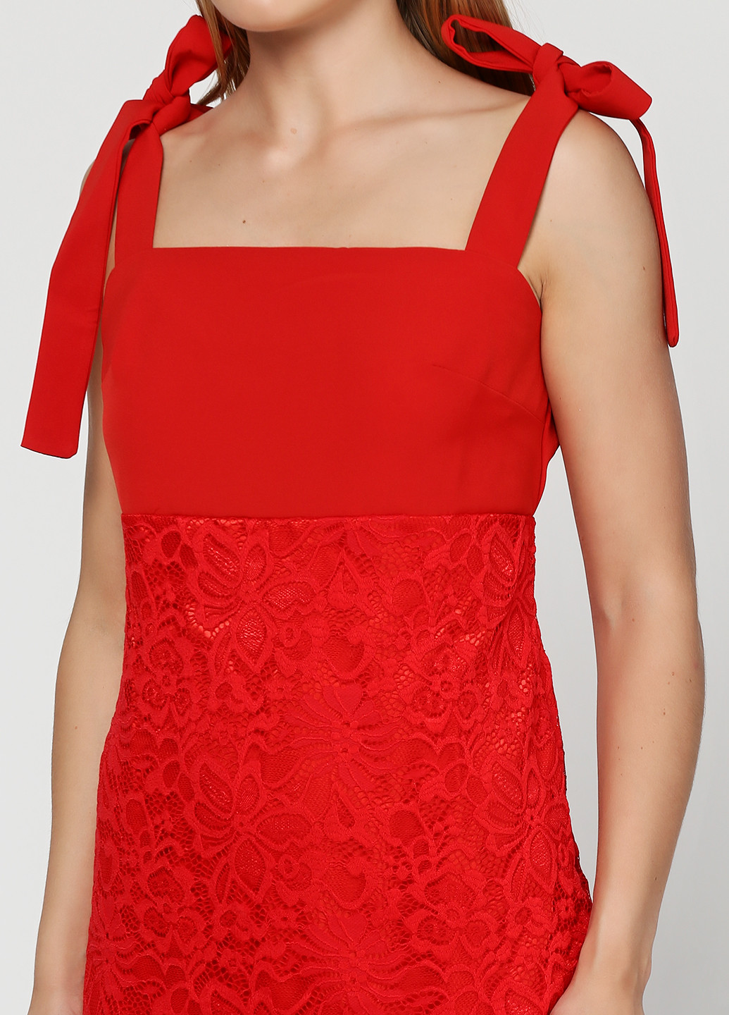 Красное коктейльное платье футляр Anastasia однотонное