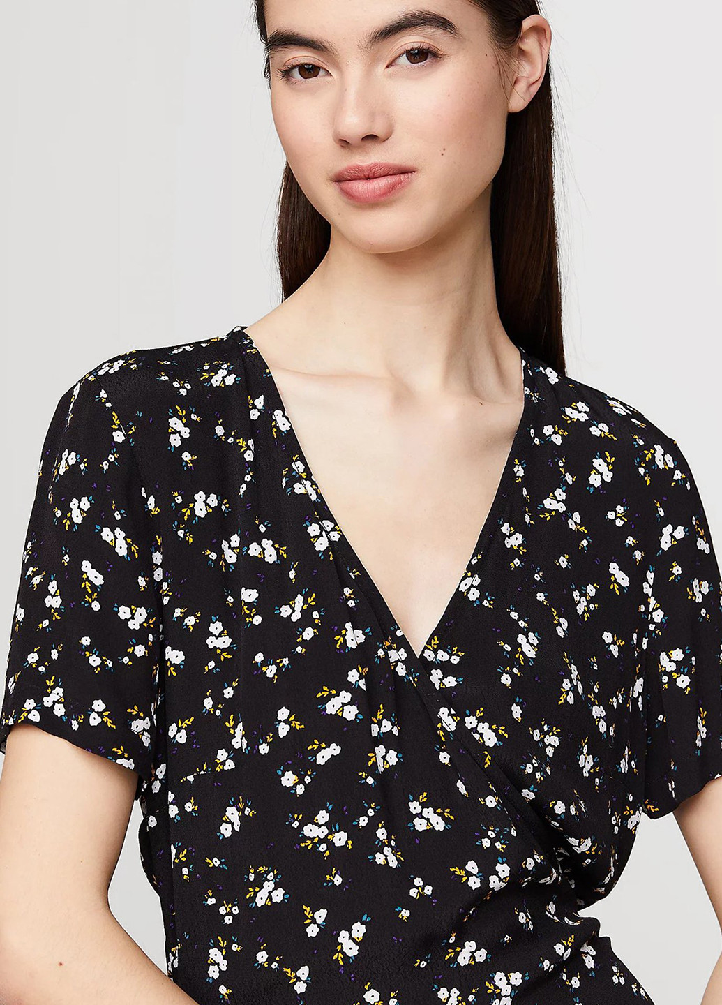 Чорна кежуал сукня на запах Tommy Jeans з квітковим принтом