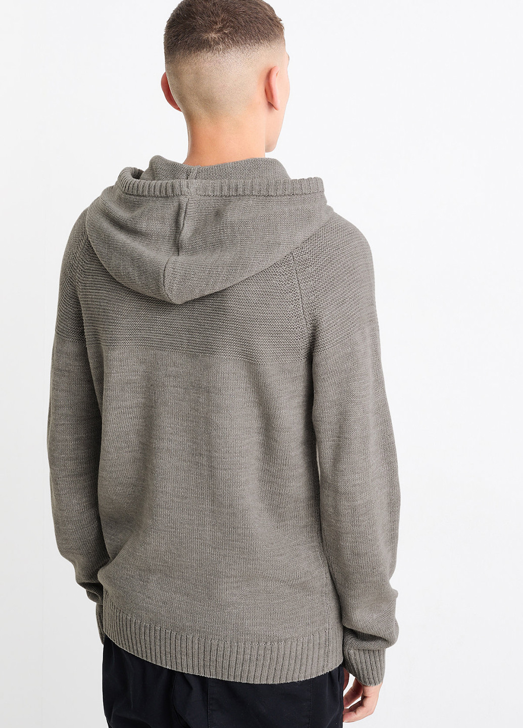 Серый демисезонный свитер C&A