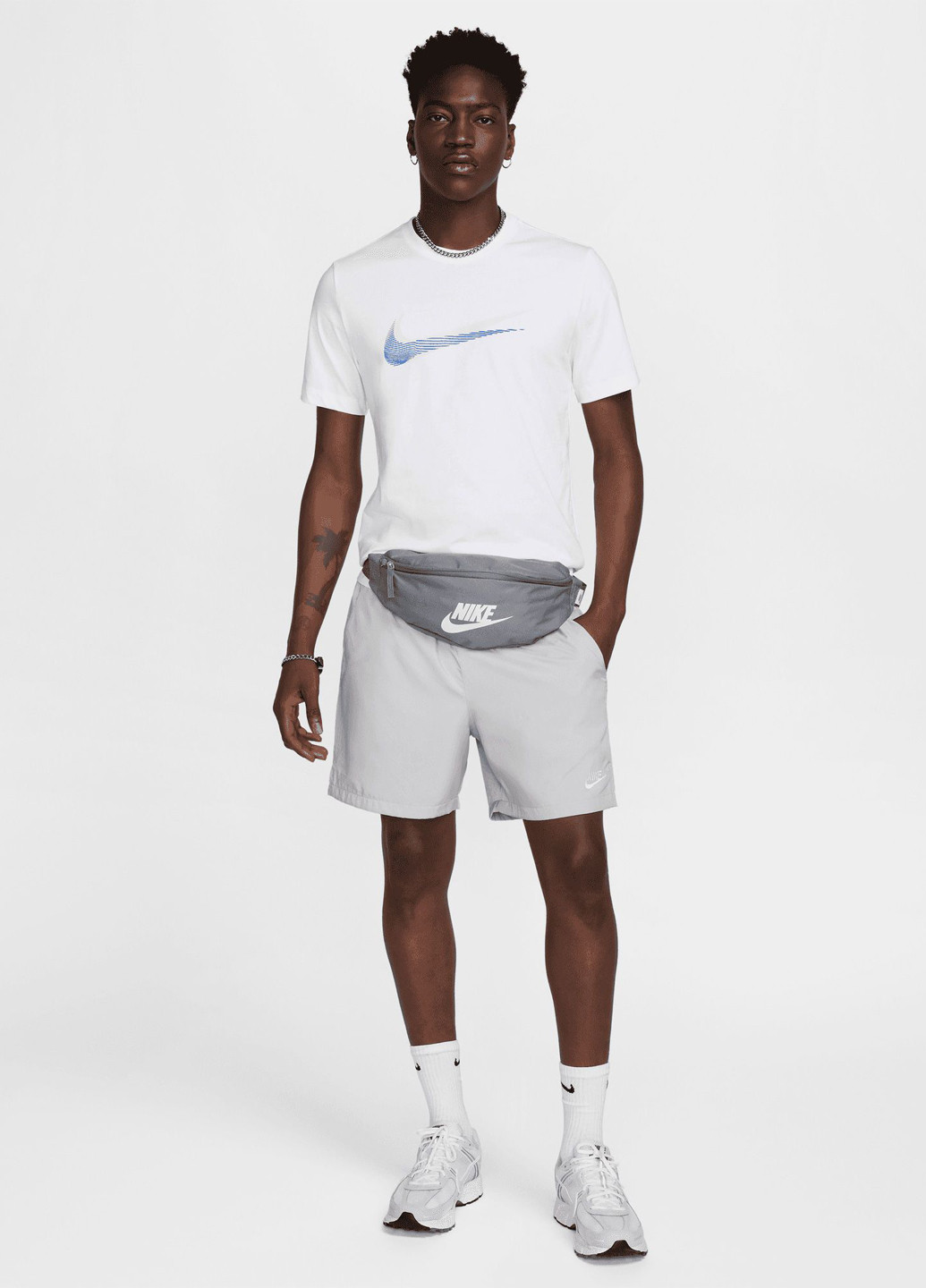 Біла футболка Nike SPORTSWEAR