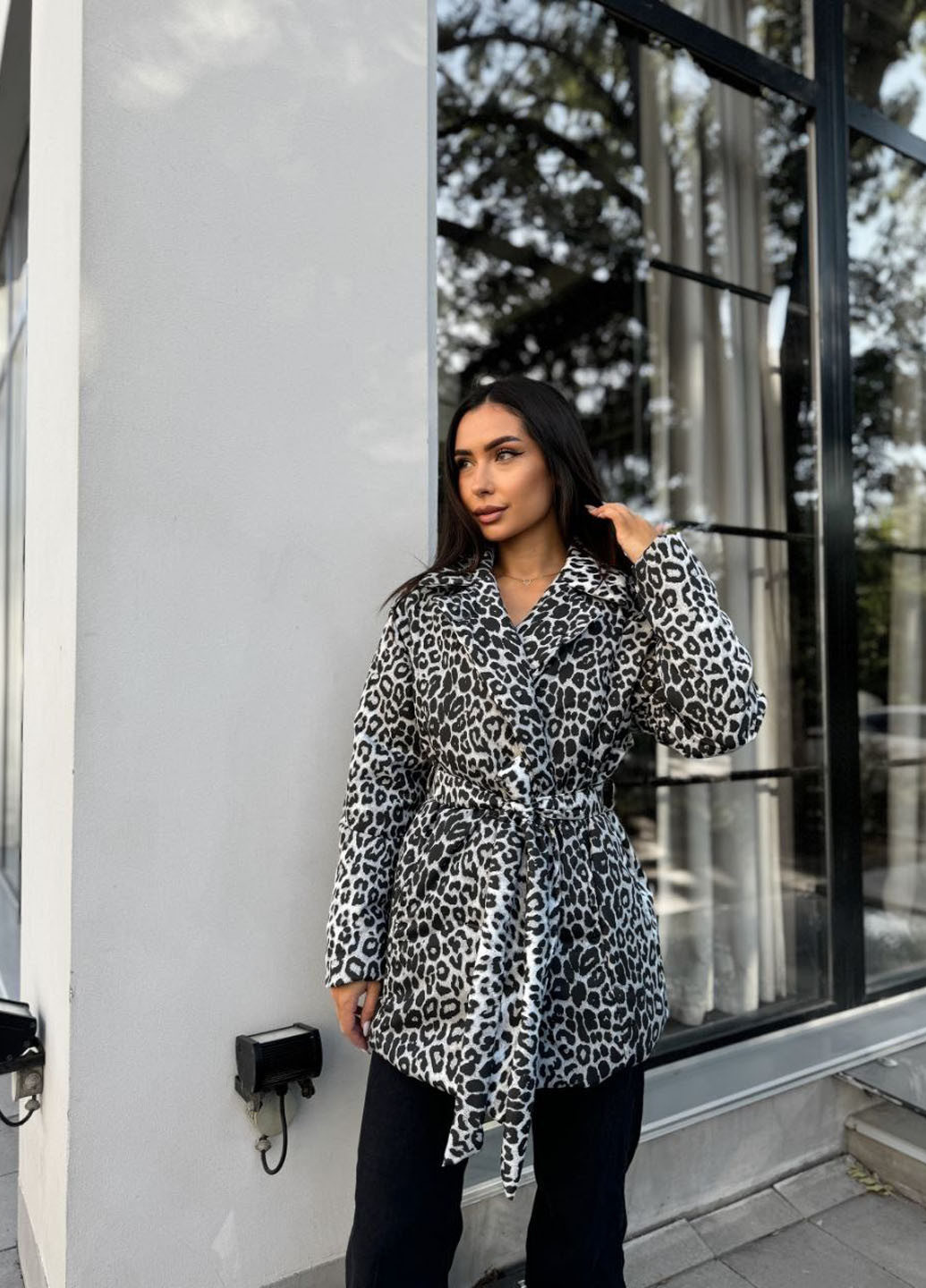 Белая демисезонная куртка No Brand