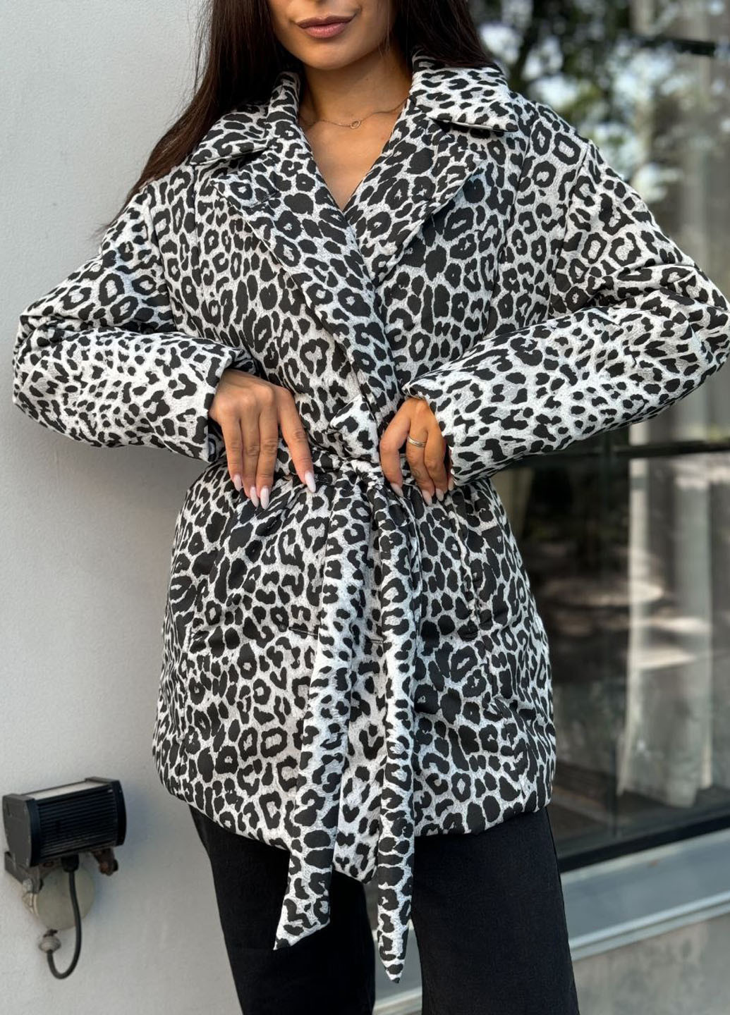 Белая демисезонная куртка No Brand