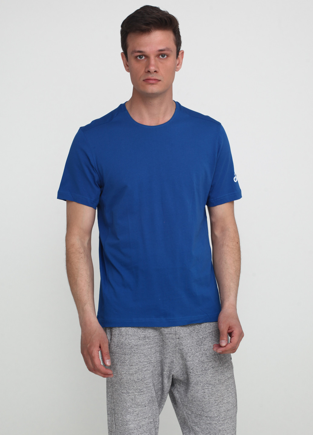 Темно-синя футболка adidas