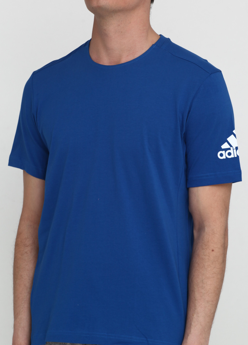 Темно-синя футболка adidas
